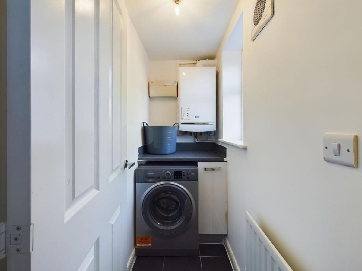 247 Serviced Accommodation In Stafford- 3Br Townhouse מראה חיצוני תמונה