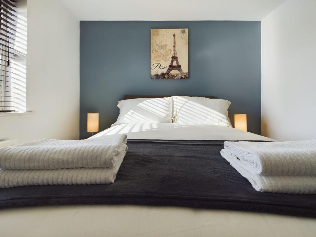 247 Serviced Accommodation In Stafford- 3Br Townhouse מראה חיצוני תמונה